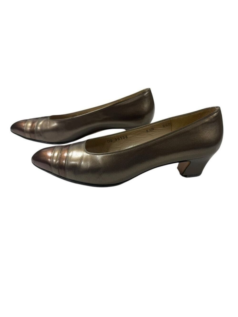 Salvatore Ferragamo Metallic Leather Pumps Sz 8.5 Italy Kitten Heel